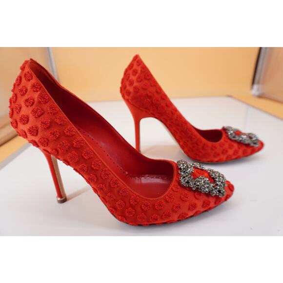 Manolo Blahnik Hangisi Jeweled Pumps Textured Satin SZ 36.5 Red polka dot $1175 - Picture 2 of 11